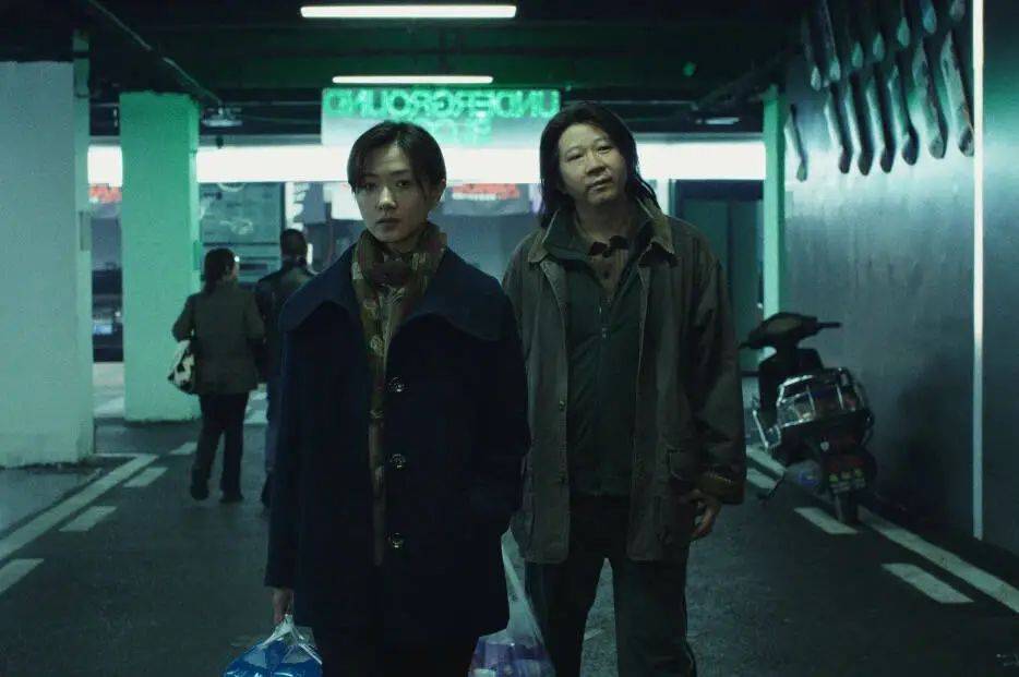 白袜体育生打飞机:湖南女演员万茜，上海电影节拿下“影后”，她用作品证明了自己
