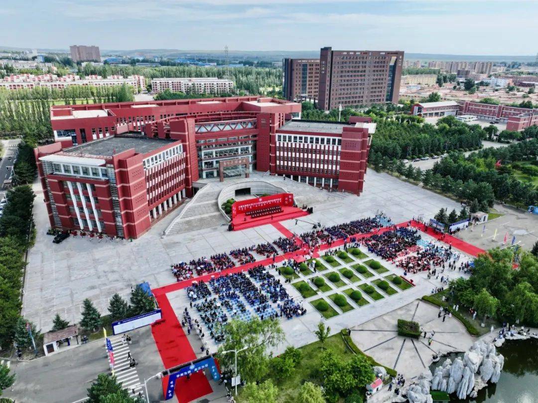 以青春之名 赴时代之约