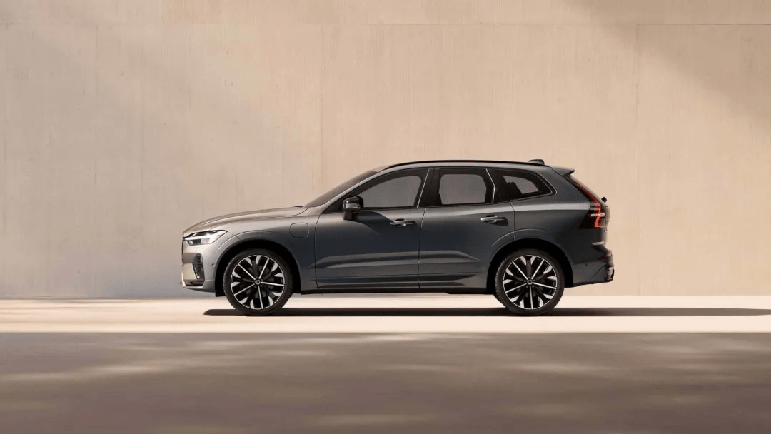 沃尔沃XC60焕新上市，限时特惠25.49万起，豪华中型SUV市场再掀波澜