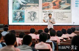 这“星”该追！科学家在石家庄演讲被学生排队要签名