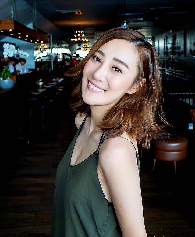 TVB知名女星36岁生日，包豪华游艇开海上派对，满屏都是大长腿（组图） - 7