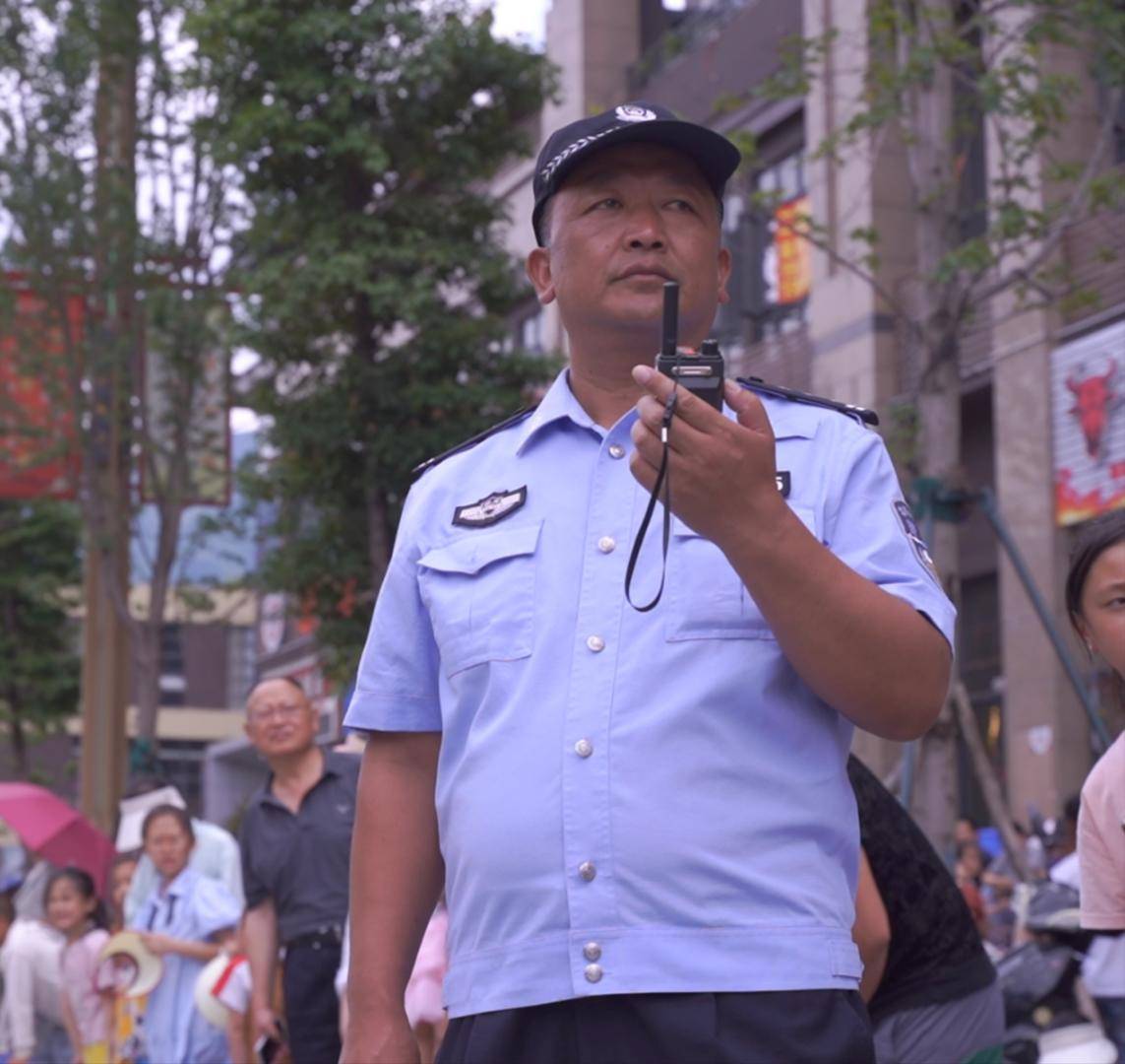 布木且遗体告别仪式举行,女儿含泪讲述"父亲往事"