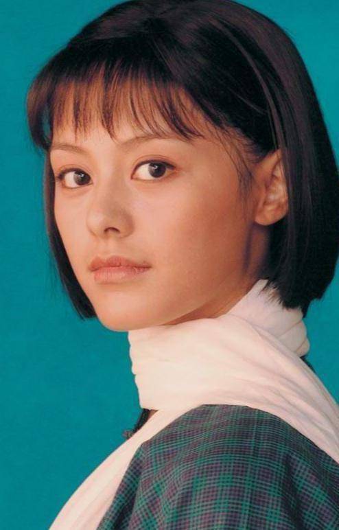 央视亲闺女王力可41次当女主,出道 20 年为何不火?三大原因揭秘