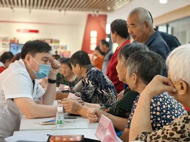 關于北大口腔醫院、全程透明收費網上代掛專家號，在線客服為您解答的信息