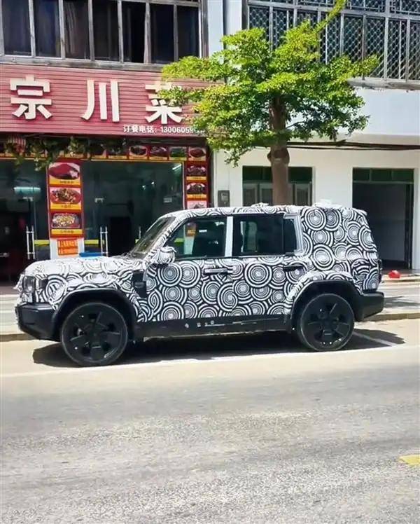 奇瑞iCar全新中型SUV V27路试谍照曝光，预计2025年下半年发布