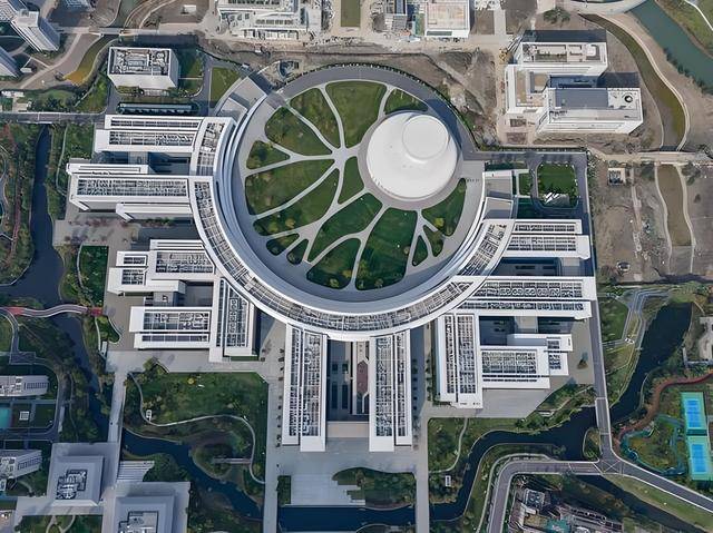 原创             7年前，施一公砸200亿建西湖大学，放话15年比肩清华，如今咋样