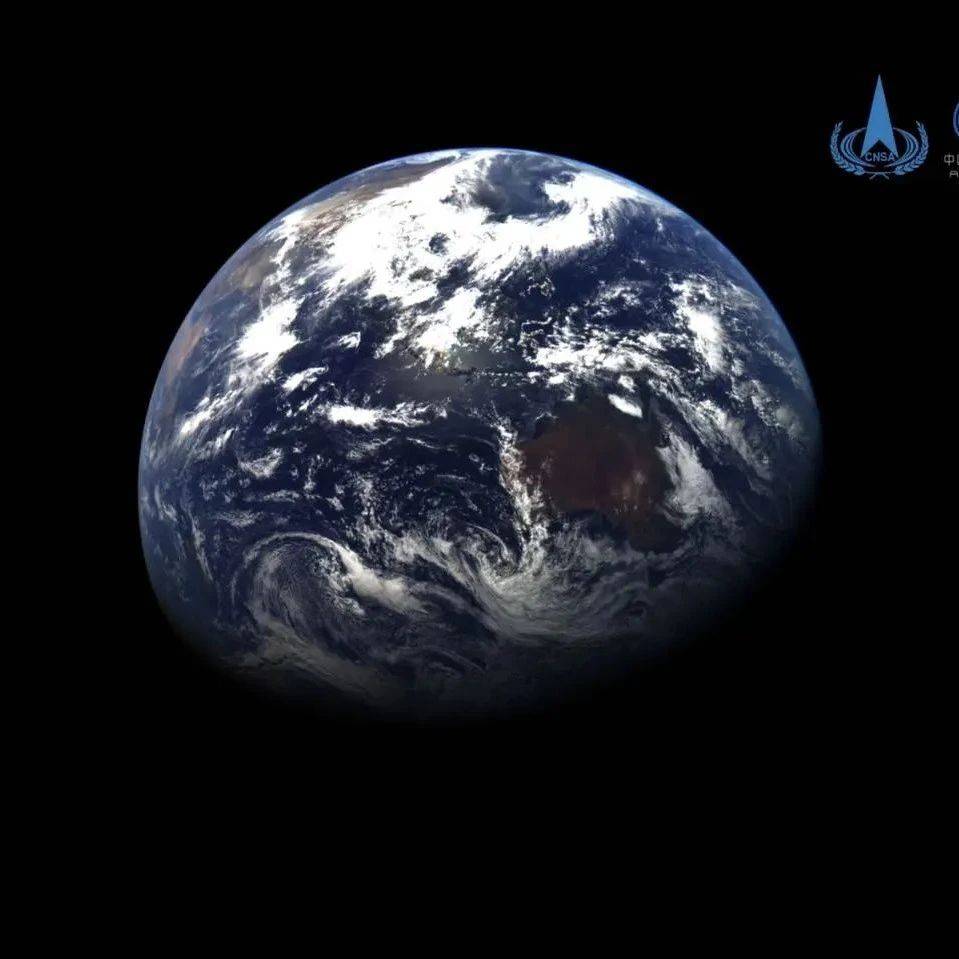 超高清！天问二号探测器拍摄的地月影像图发布