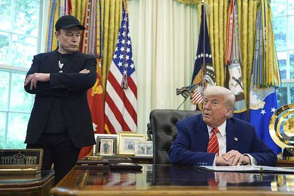 隔岸观火小说:马斯克要建“美国党”，靠谱吗？专家：马斯克和特朗普 *** 不太可能彻底决裂