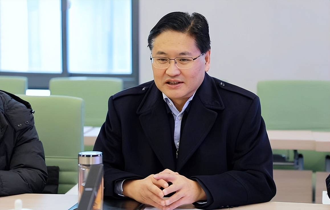 对月亮心动:四川已有7位党委副书记兼任政法委书记