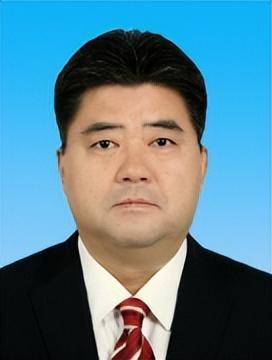 杨宏斌已任新疆生产建设兵团党委常委_师新星_显示_官网