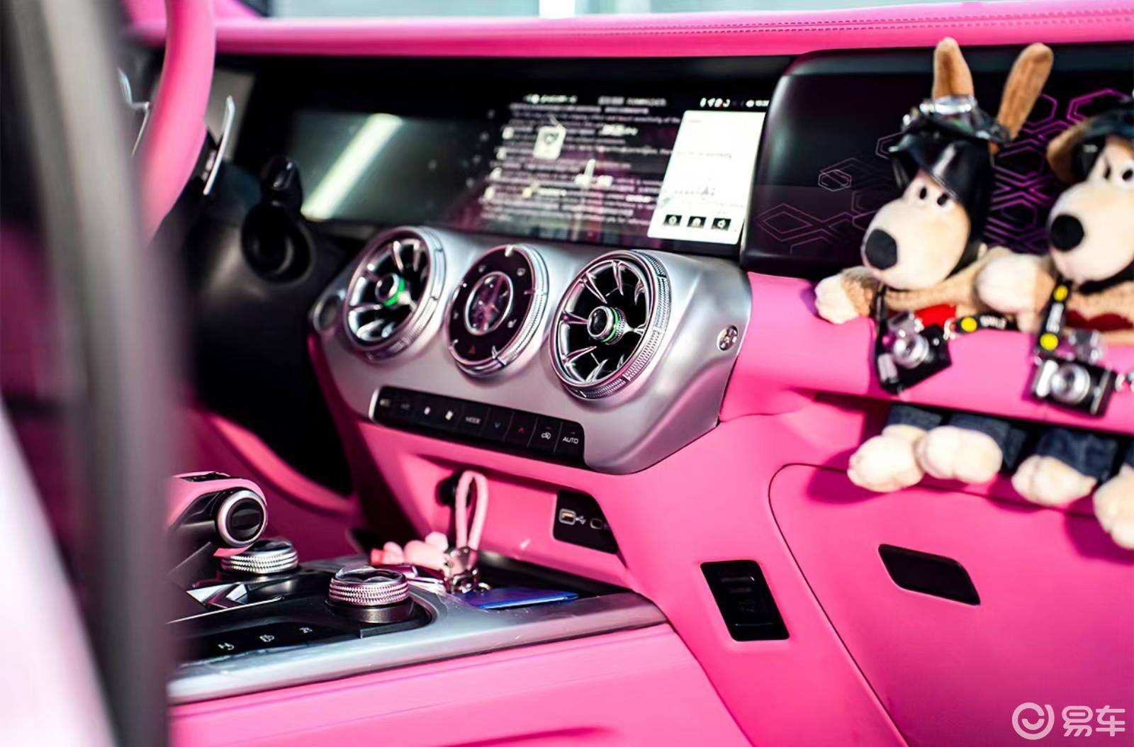 坦克300 "粉红猛兽" 改装:硬派越野的甜酷逆袭