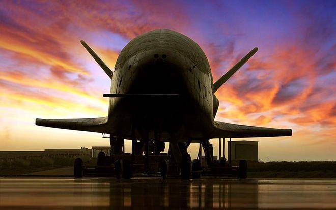 X-37B太空飞机神秘拍摄地球美景，第七次飞行任务引关注