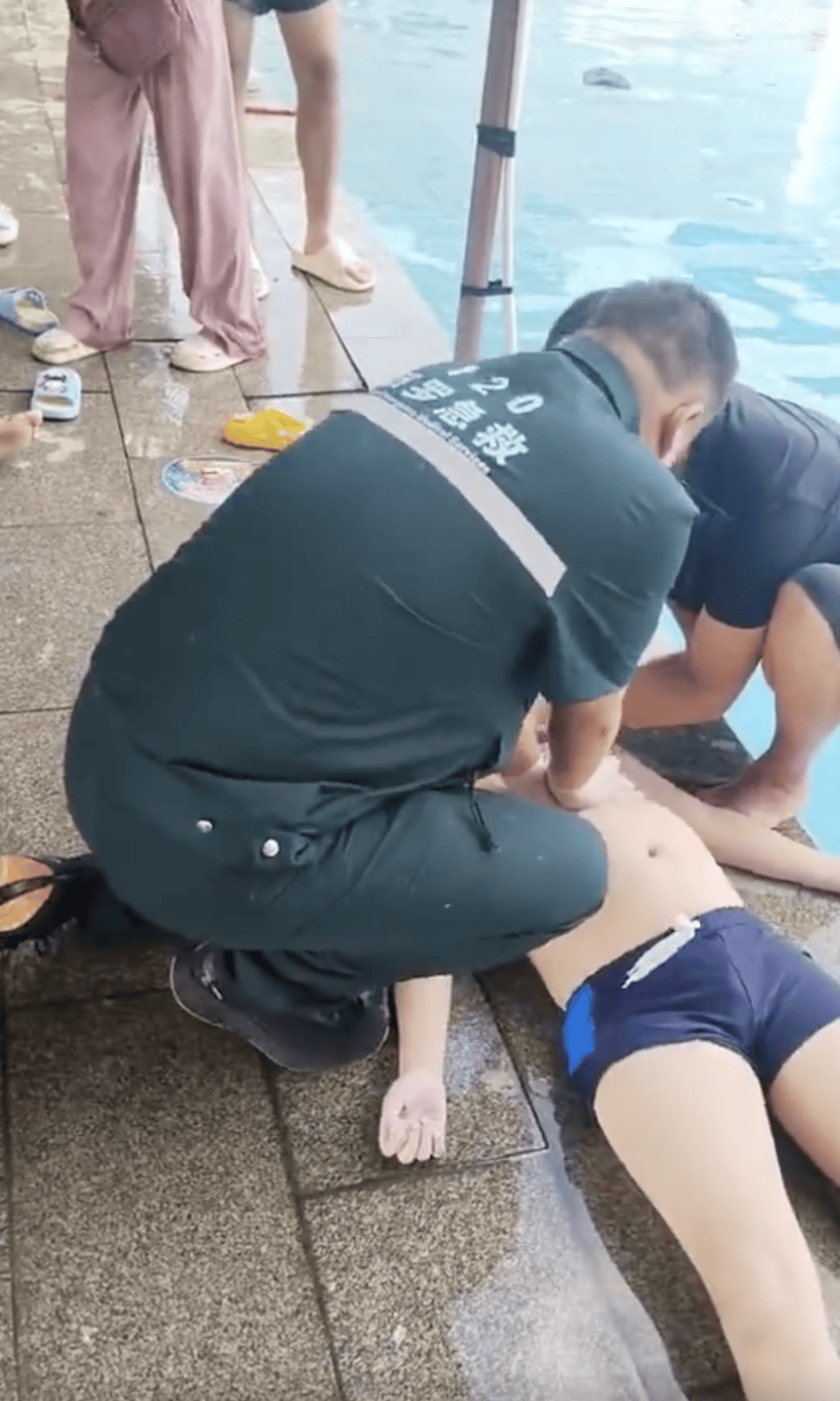 湖南汨罗游泳馆触电事故：10岁少年身亡，全市安全排查启动