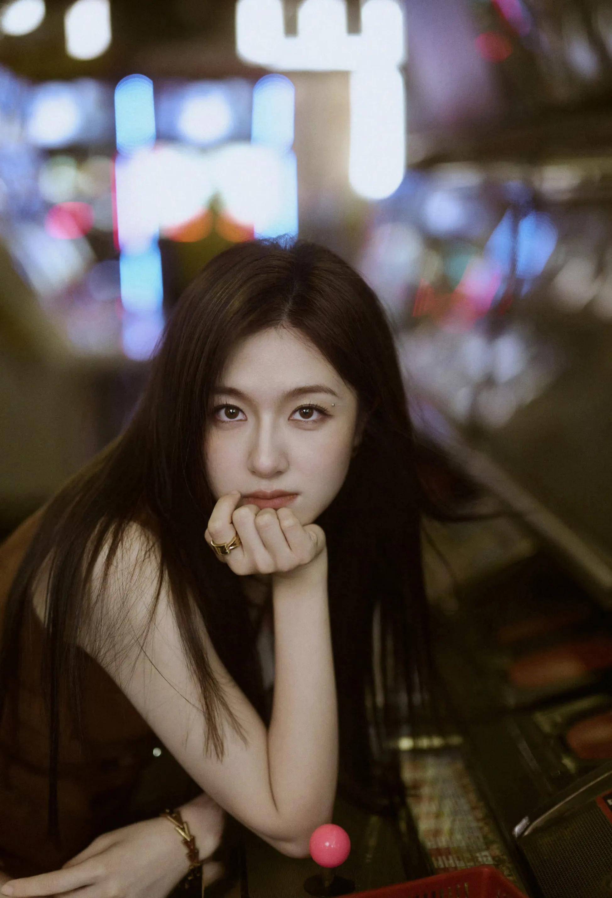 女星李兰迪优雅唯美造型:靓丽风采!