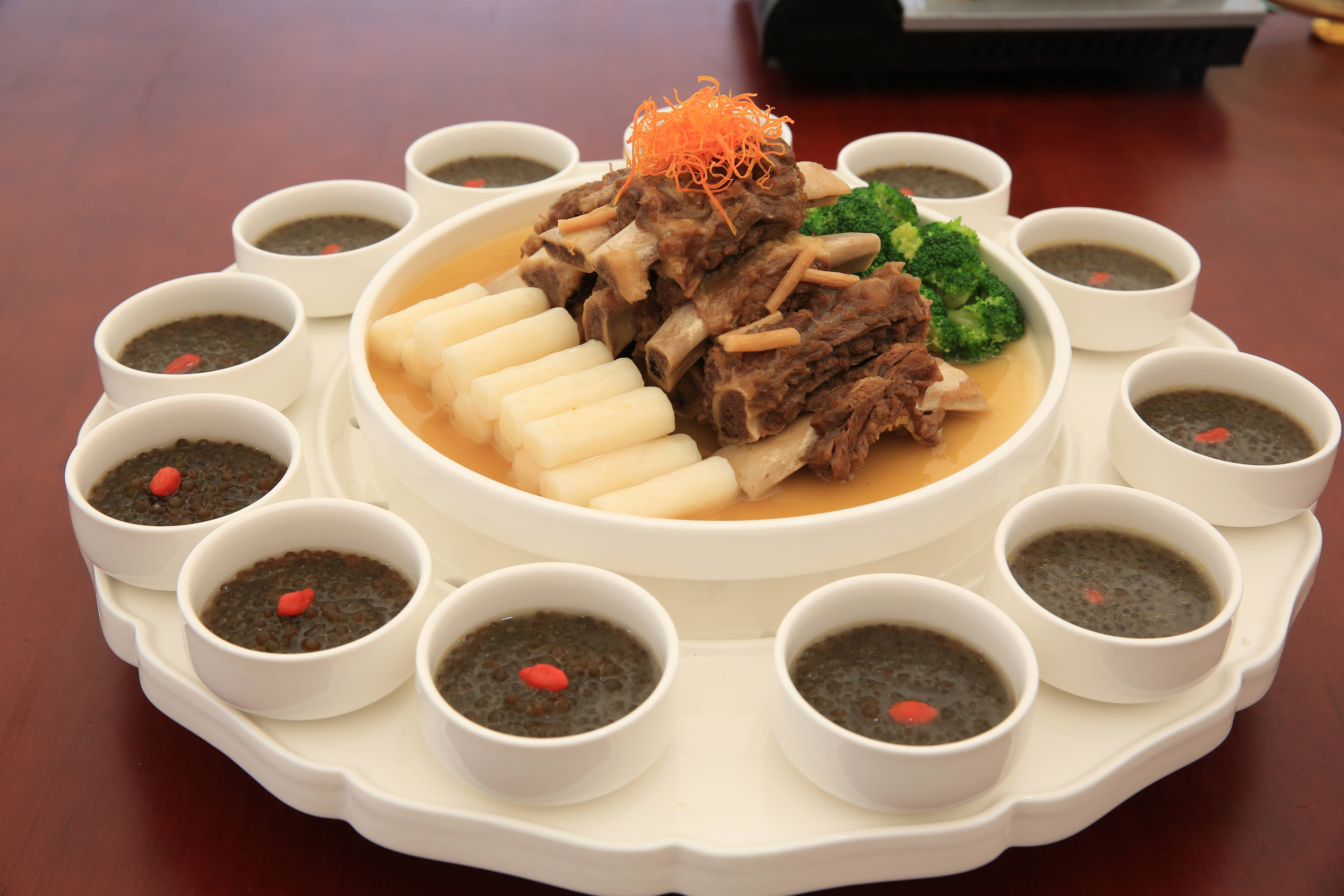 恩施州首届"药膳 硒宴"烹饪技能大赛现场精彩集锦