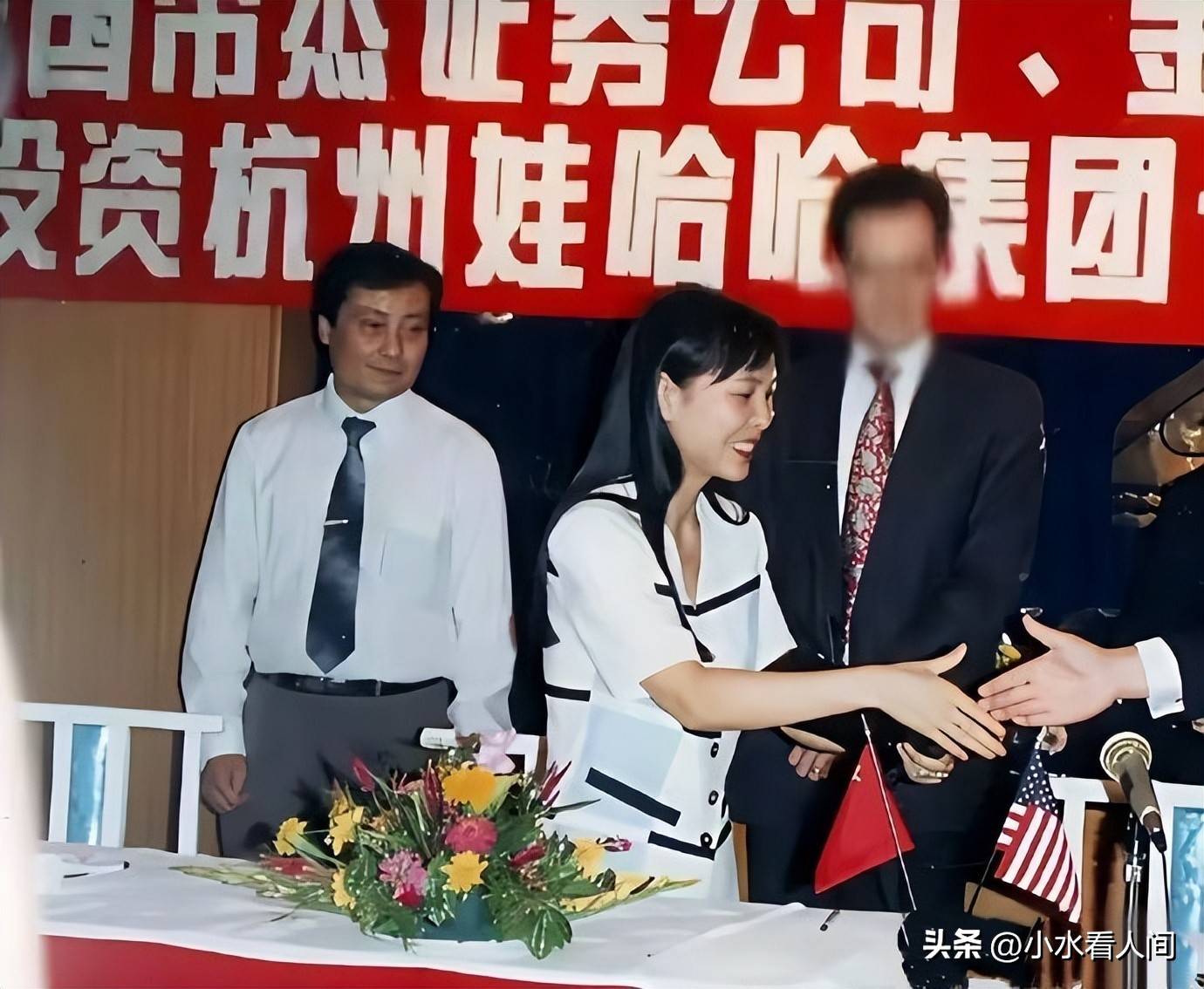 网友修复了杜建英老照片，非常漂亮看了会心动，难怪老宗把持不住
