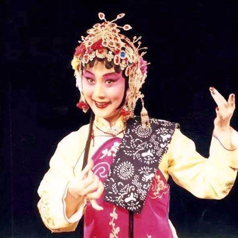 《红灯记》李铁梅，从结婚到丈夫去世，仅4个月，83岁近况如何？