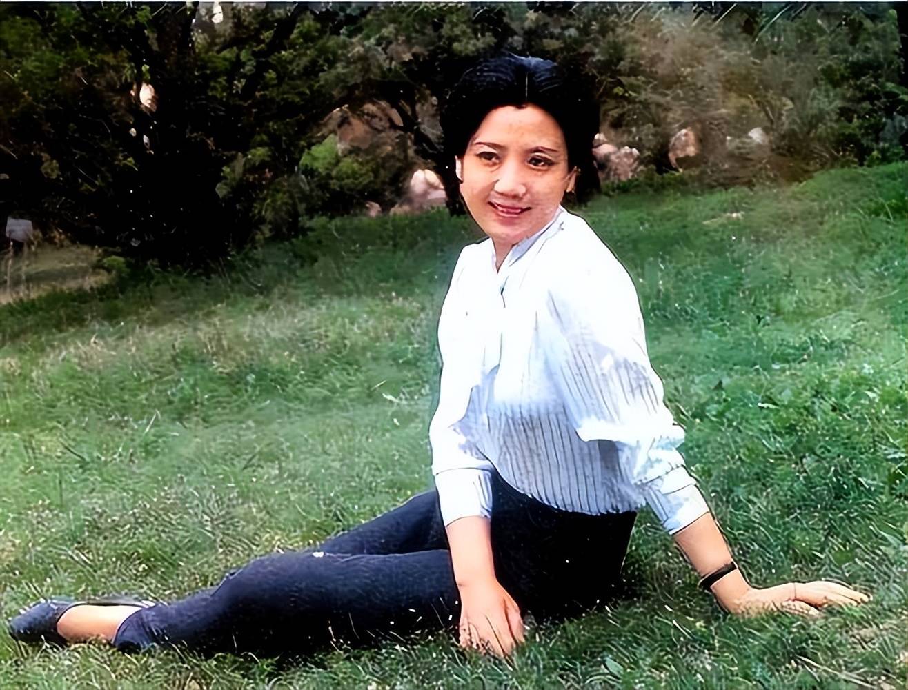 “北影金花”李秀明嫁富商移居国外，如今的她，证明刘晓庆没说错