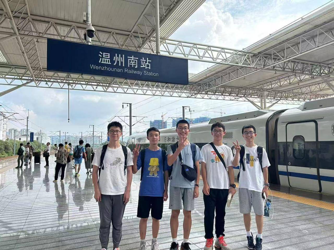 学霸寝室天花板！同寝4人清北、1人交大、1人浙大……同学的报料更劲爆