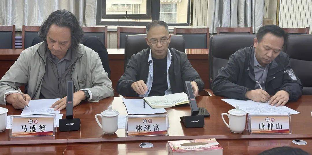州文体旅游广电局召开国家级藏族文化（玉树）生态保护区建设工作座谈会