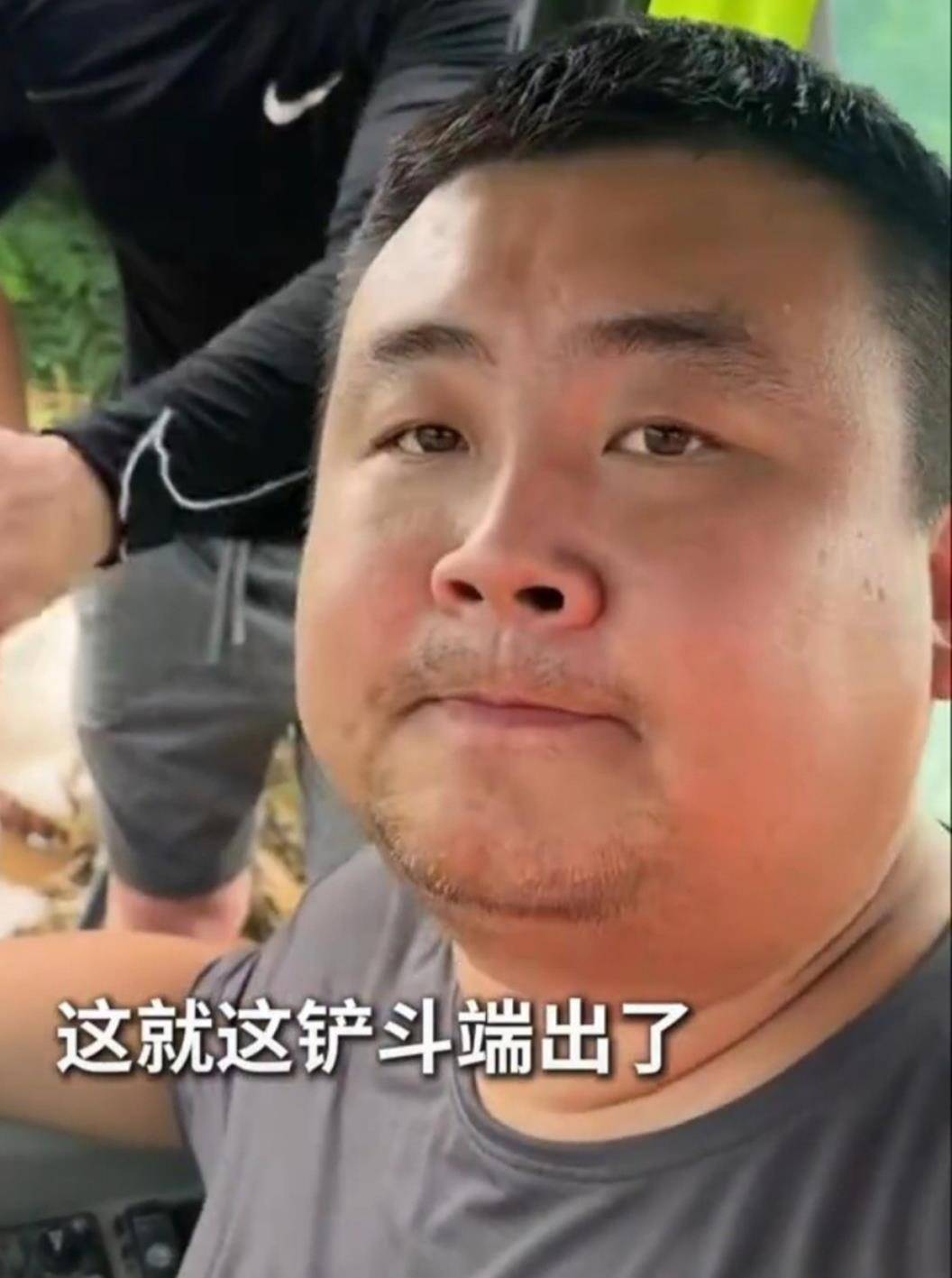 对话北京洪水中勇救百余人的铲车司机王天宇:“铲车侠”是一个群体,说我是英雄那是过誉了_救援_人员_葡萄园村