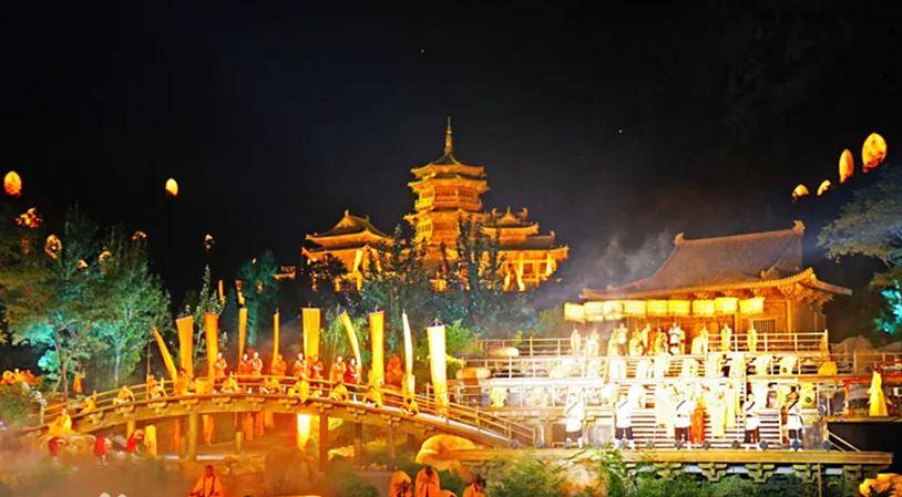 释永信和易中天同框，奉承他是大菩萨，易大师回应一个举动一句话