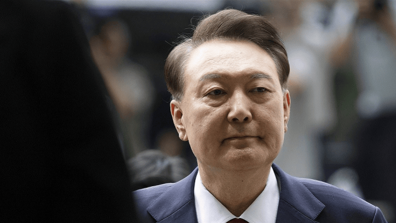 尹锡悦拒捕细节曝光！仅身着内衣躺地，与特检组对峙超两小时