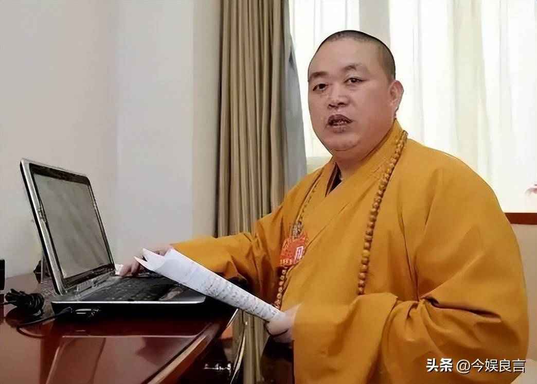 一石激起千层浪！释永信被查第4天，央视主持刘芳菲也受到牵连