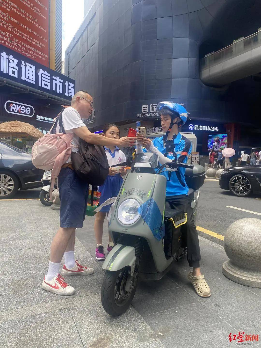 深圳华强北兴起小孩哥代送外卖潮，帮外卖员跑腿每单收费1、2元