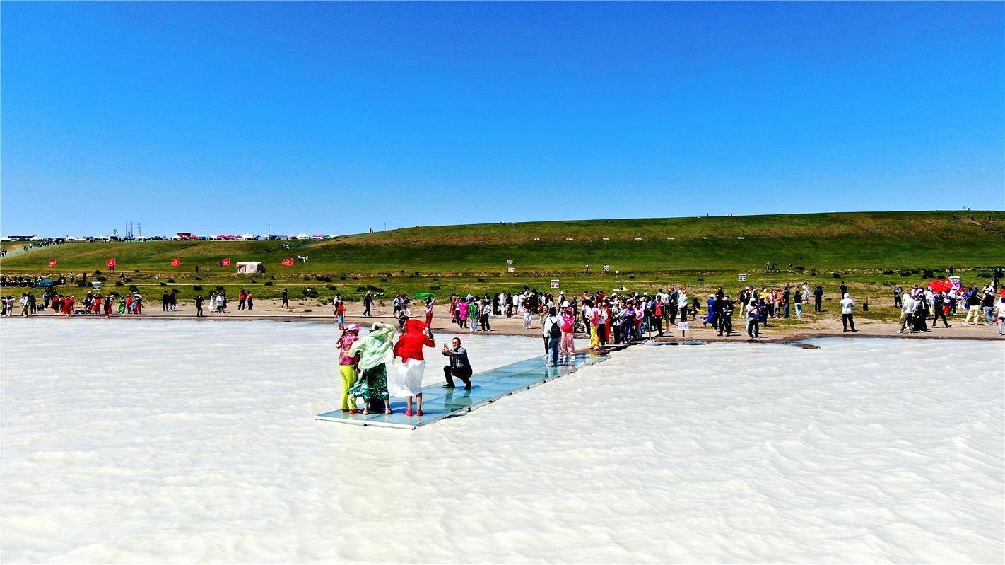 游客量破百万!太仆寺旗牛奶湖旅游景点持续火爆