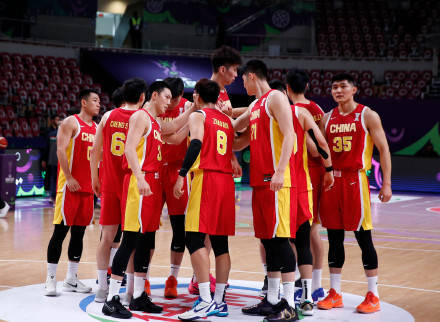 男篮亚洲杯八强战 中国男篮将战韩国