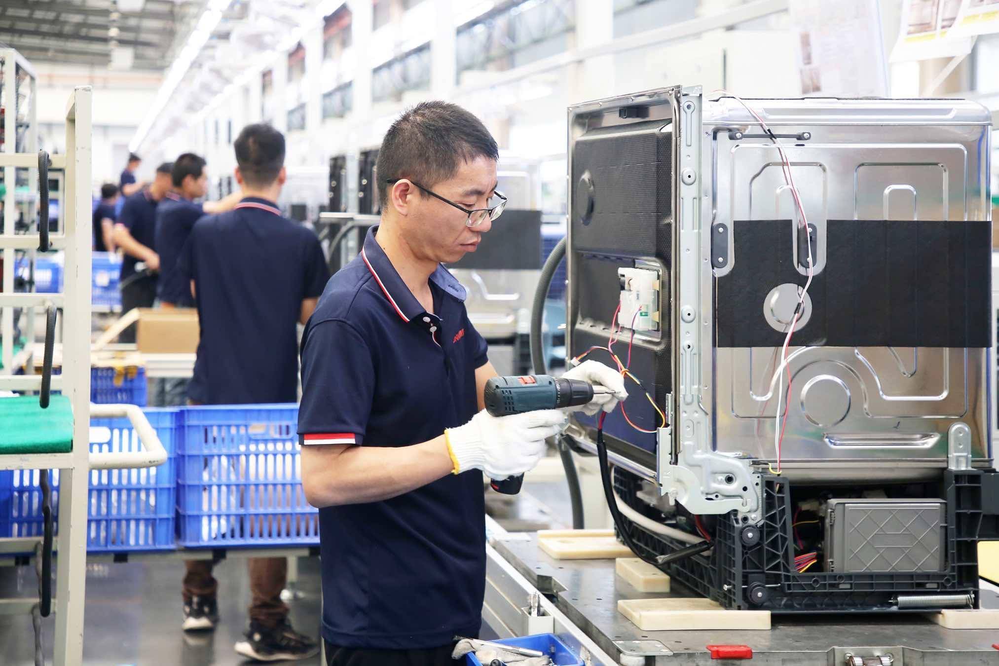 新纪录！中欧班列（西安）累计开行突破3万列