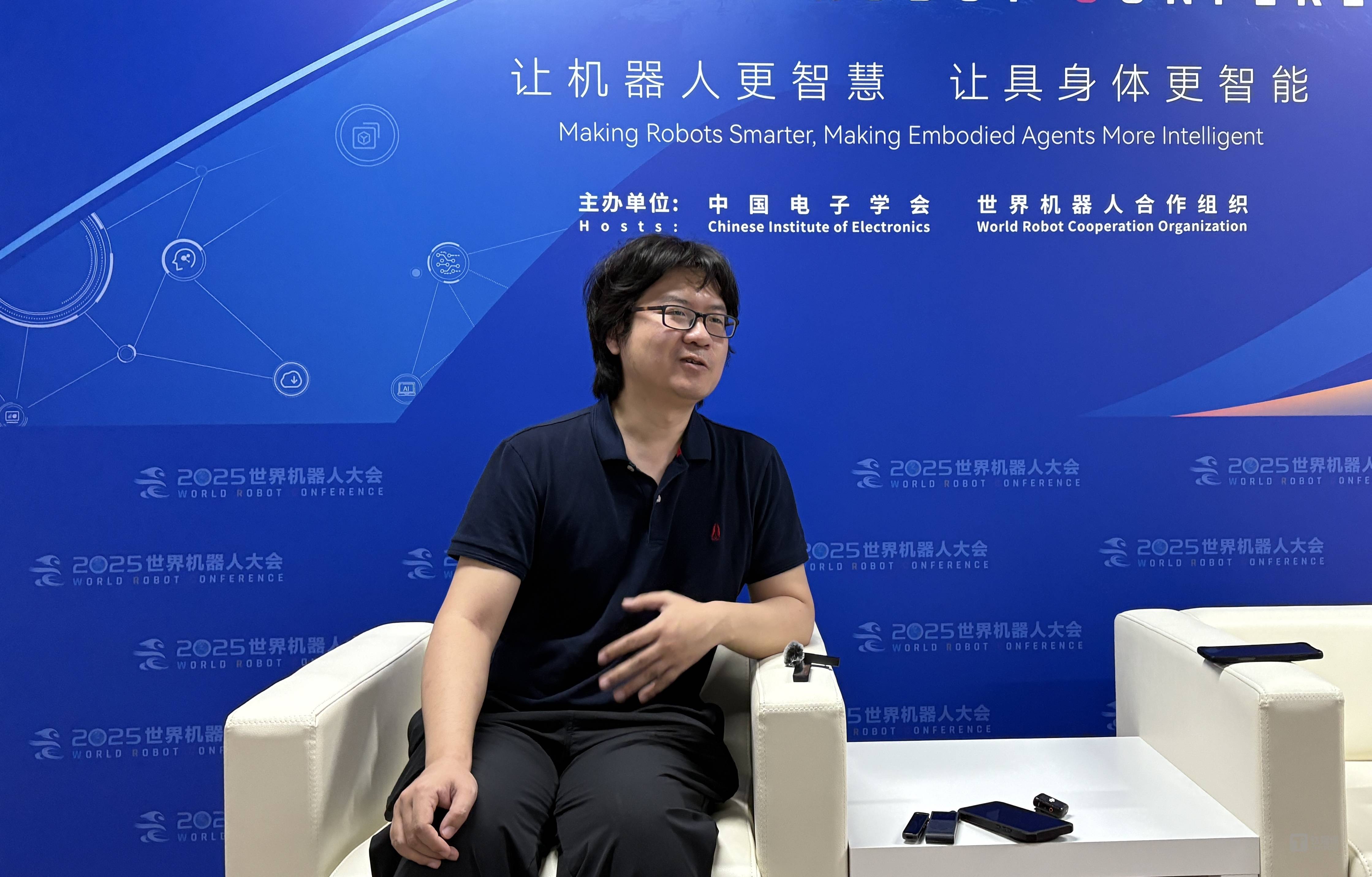 热爆了！中国机器人企业近100万家、融资超240亿，但仍有三大具身智能“非共识”争论