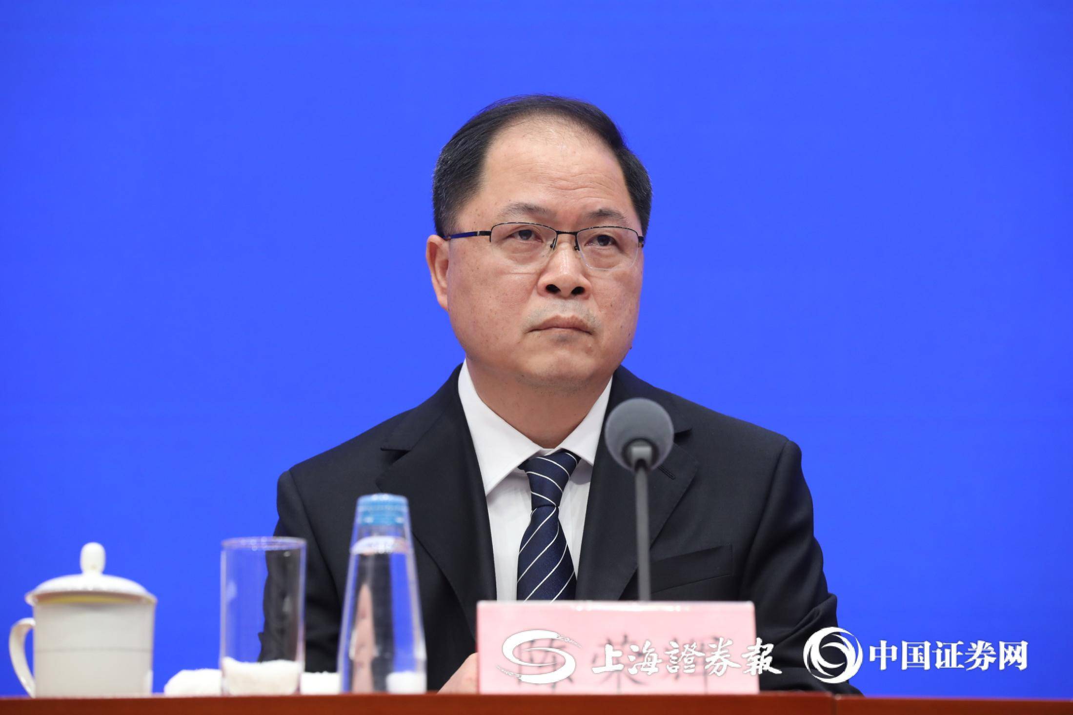 国家数据局：我国网民数量达到11.23亿人 互联网普及率达到79.7%
