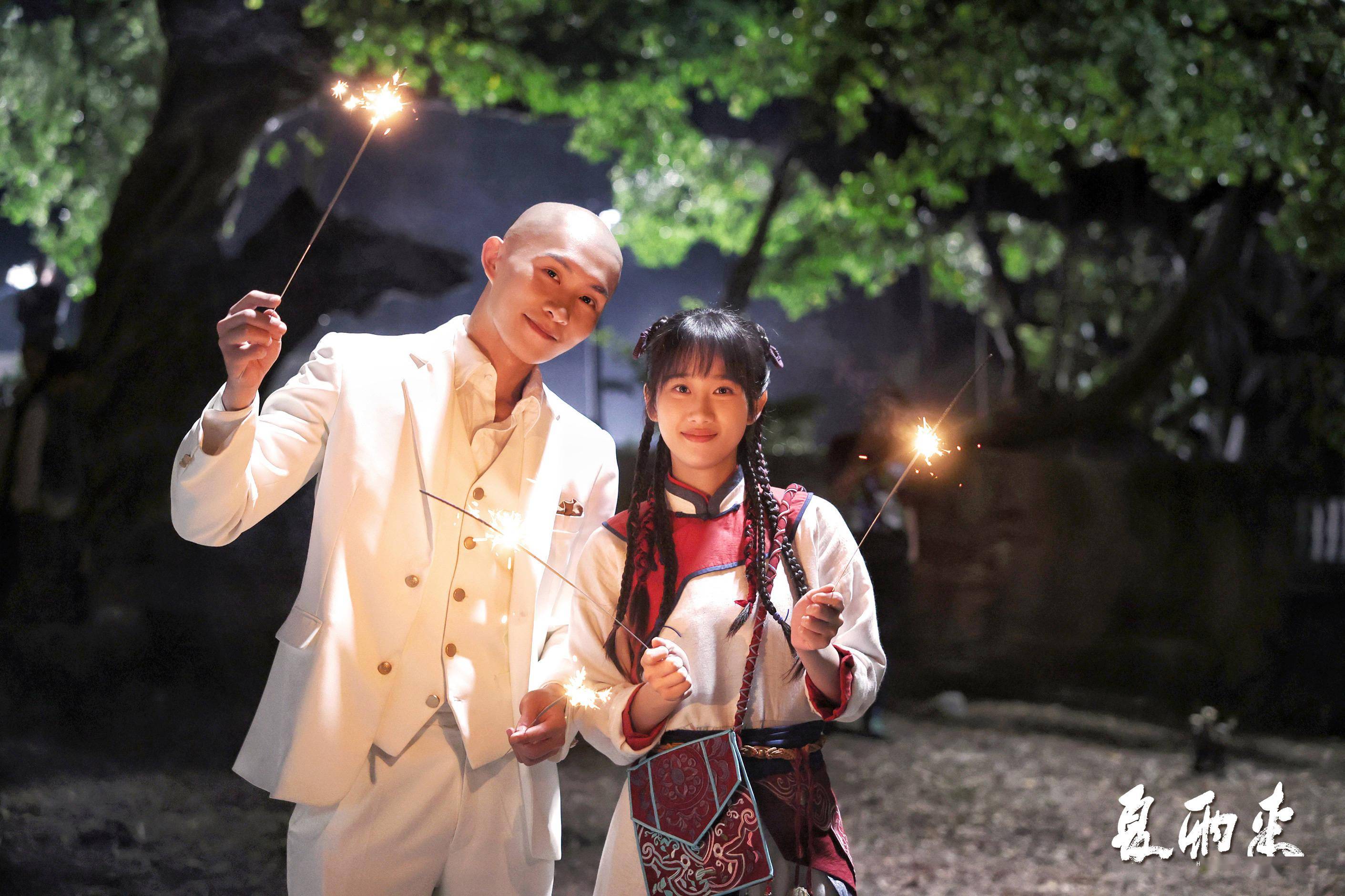 电影《夏雨来》主题曲MV燃情发布,30年情怀引爆共鸣明日全国公映 电影《夏雨来》主题曲MV燃情发布,30年情怀引爆共鸣明日全国公映