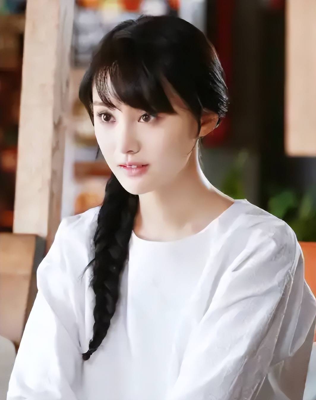 封杀只是冰山一角!34岁郑爽再传消息,想从美国回来可没那么简单