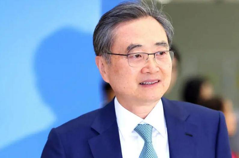 李在明确定出访美日后,韩外长赵显迅速对华改口,用4字定调中韩关系