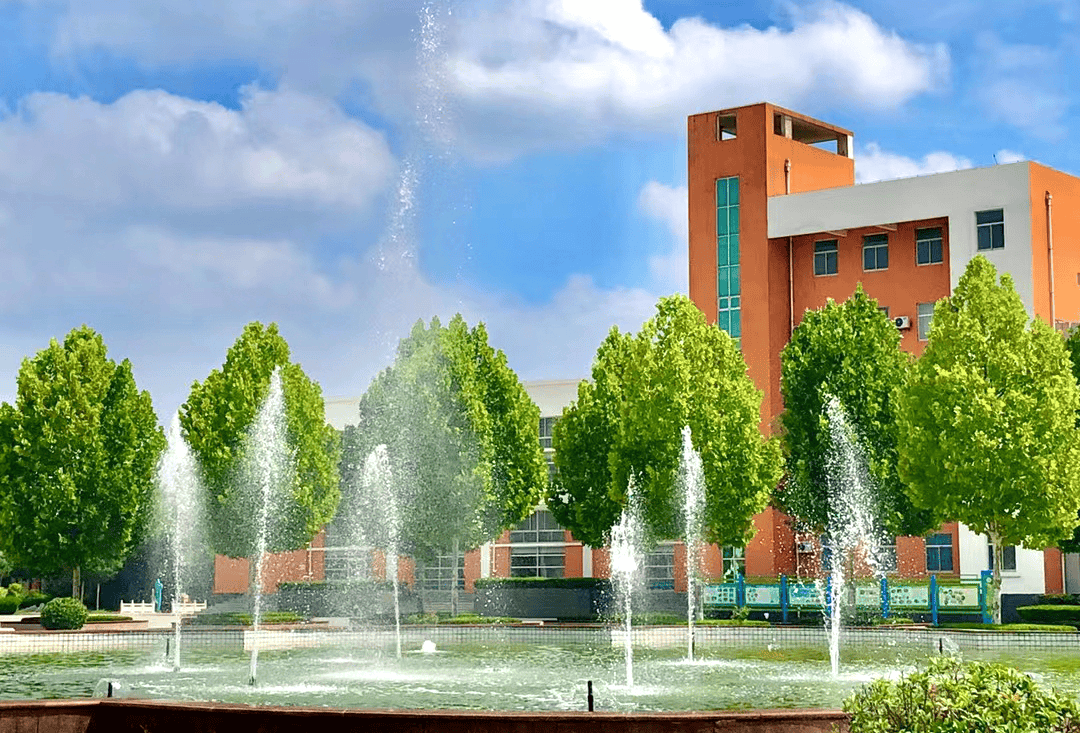 美翻了暑期过半潍坊校园美景邀你来赏