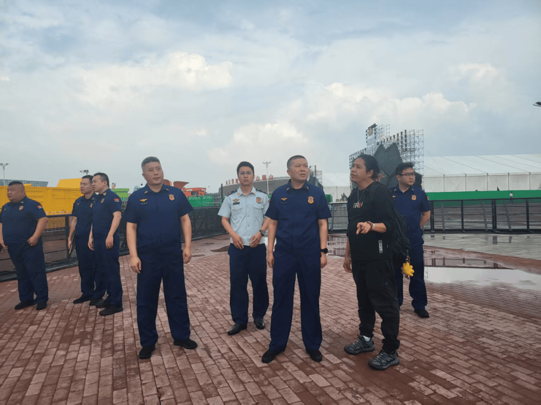 哈尔滨市消防救援支队圆满完成2025 哈尔滨草莓音乐节消防安保任务