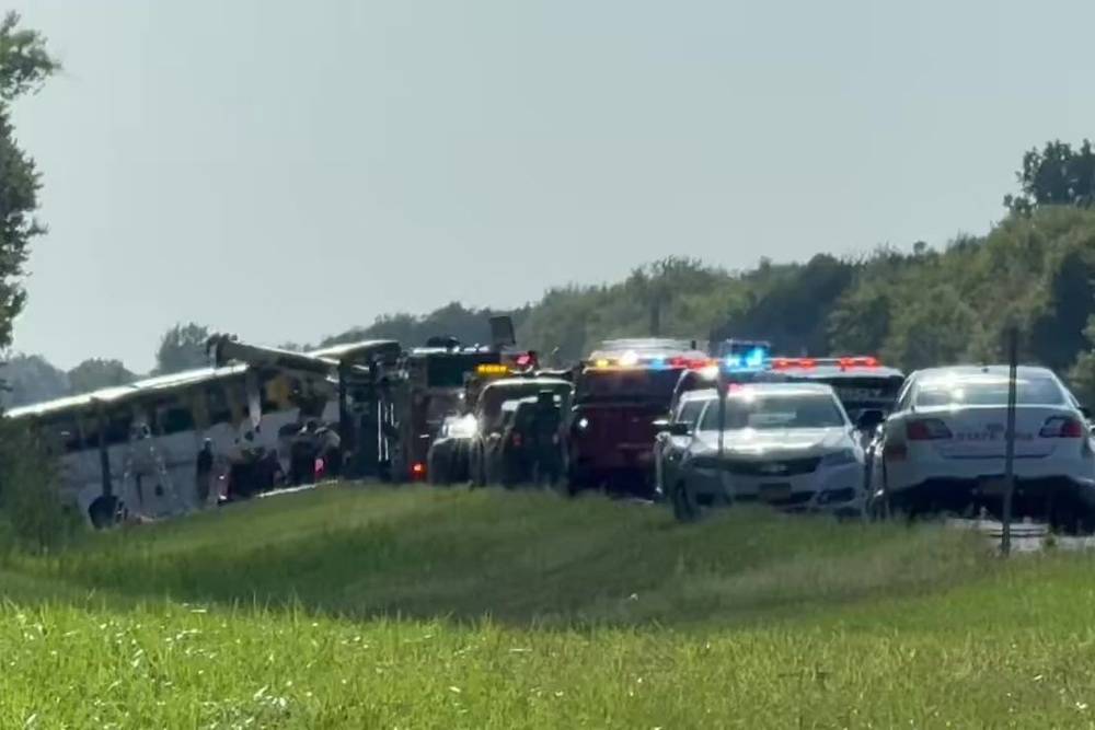 3名中国公民在美国纽约州大巴事故中遇难-华闻时空