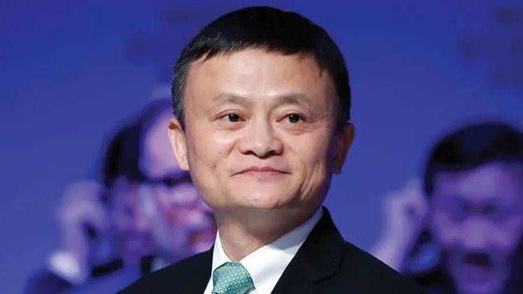阿里深夜大涨13%！3个月净赚423亿，云和AI杀疯了，700天重造自己