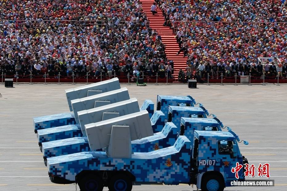 【中新画报】钢铁为笔 天空为卷 震撼回顾抗战胜利70周年阅兵