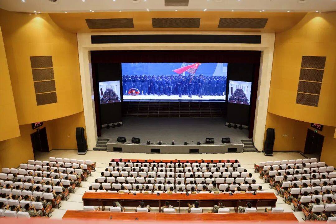 武警部队官兵收听收看纪念中国人民抗日战争暨世界反法西斯战争胜利80周年大会