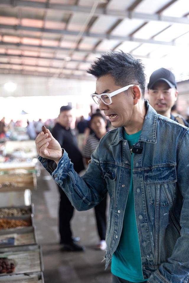 任贤齐打卡烟台盛赞：山东人的热情像葱一样带劲