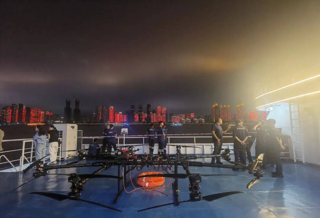 无声守护璀璨夜！湖北应急尖兵高科技筑牢长江文化艺术季安全屏障