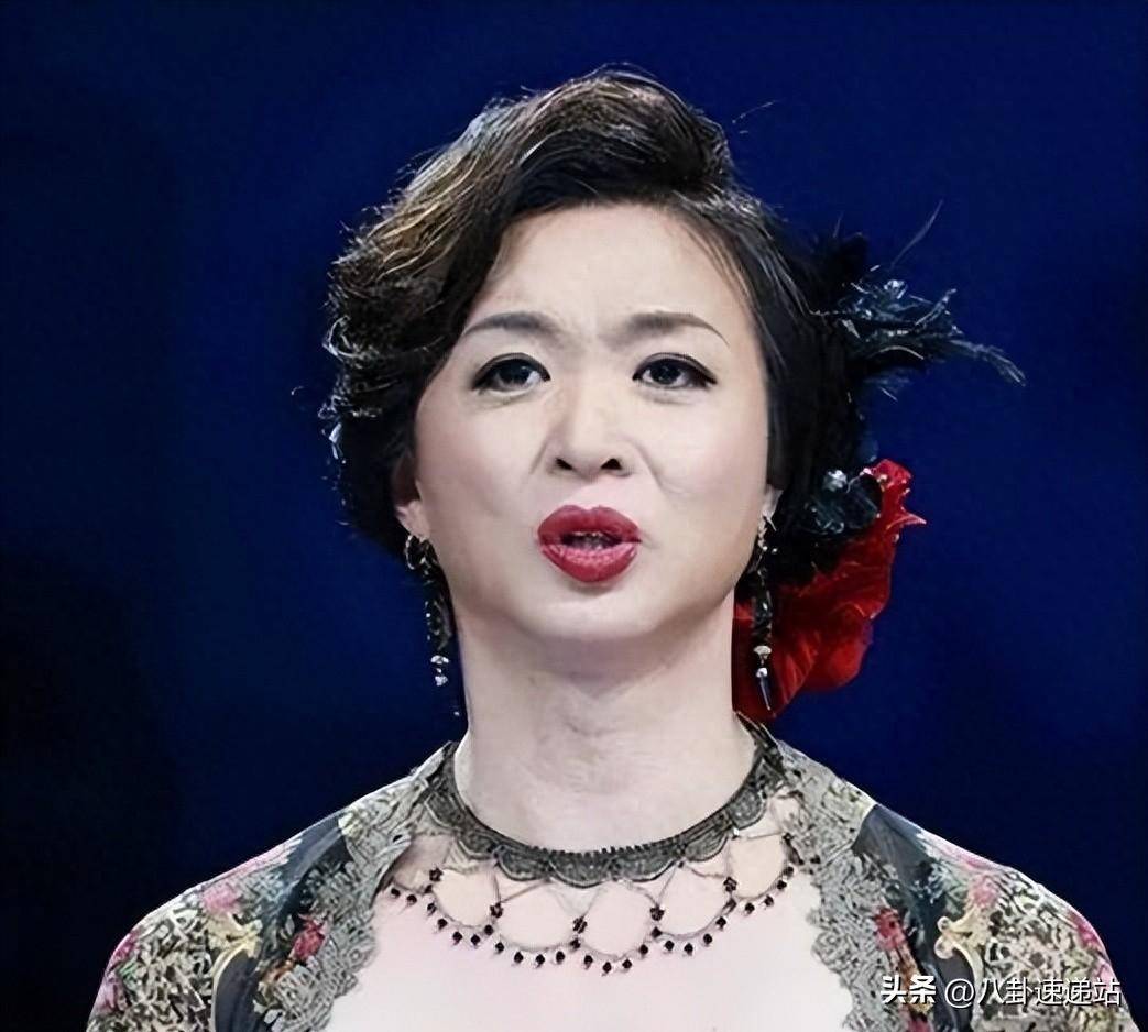 面相已变！逃到国外半年多，58岁金星近照曝光，走上了另一条路