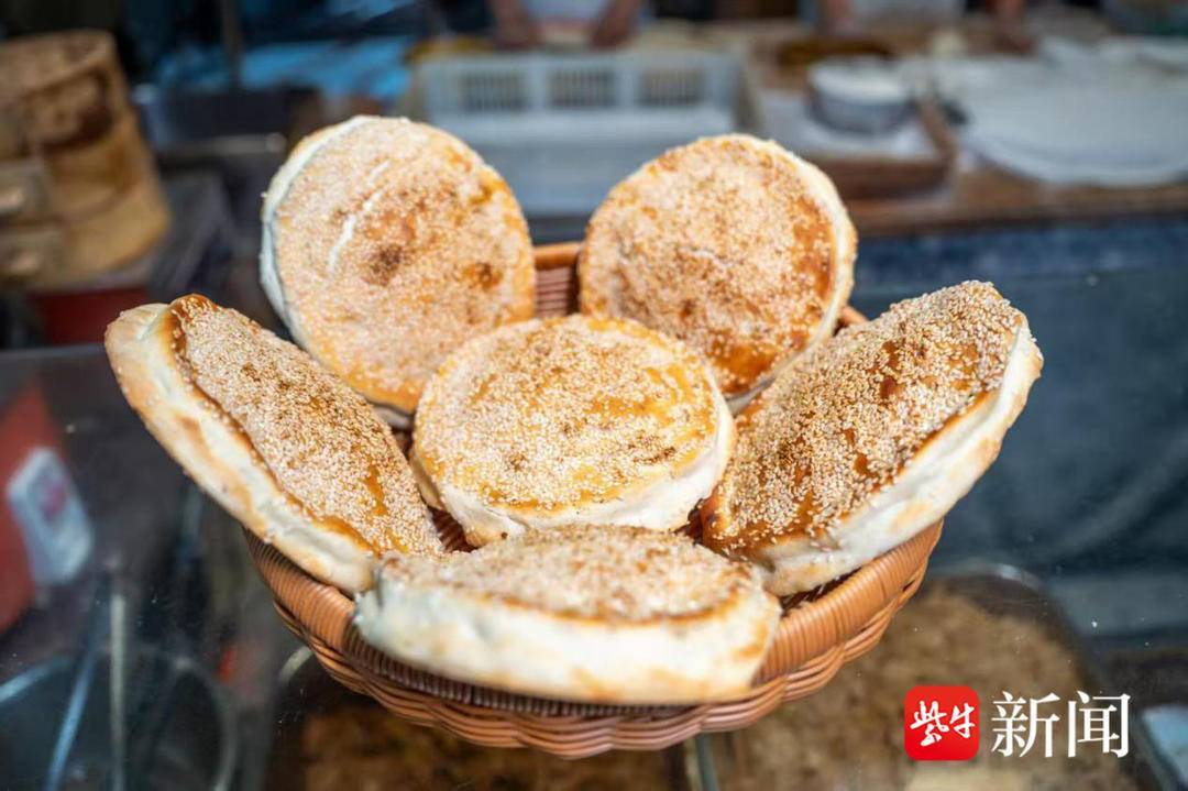 一个烧饼火"出圈",带我们看见怎样的丰县