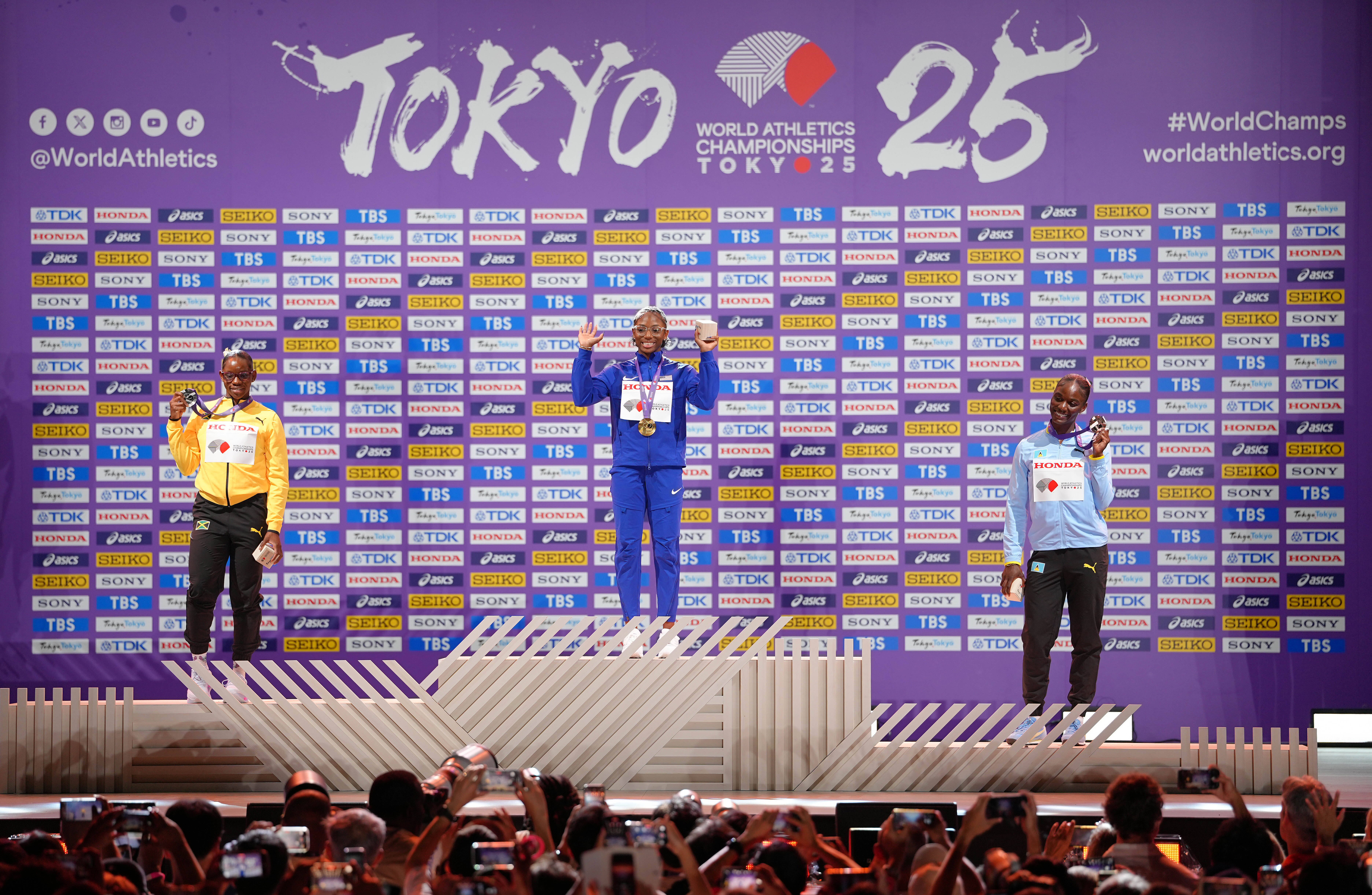 女子100米颁奖仪式