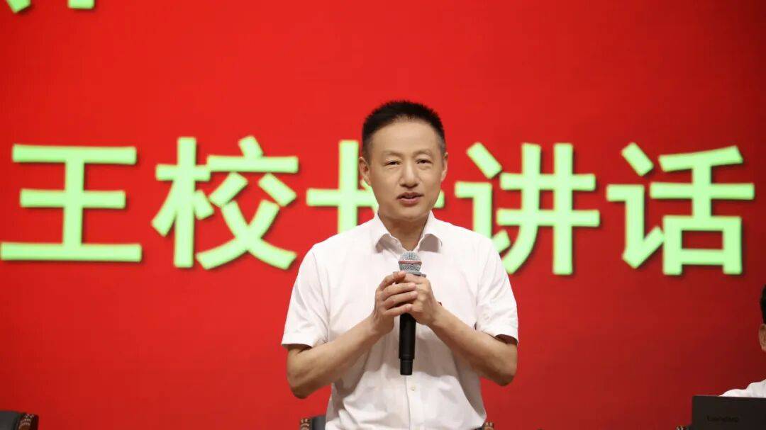 —天门杭州华泰中学召开优秀后勤教师表彰暨食品