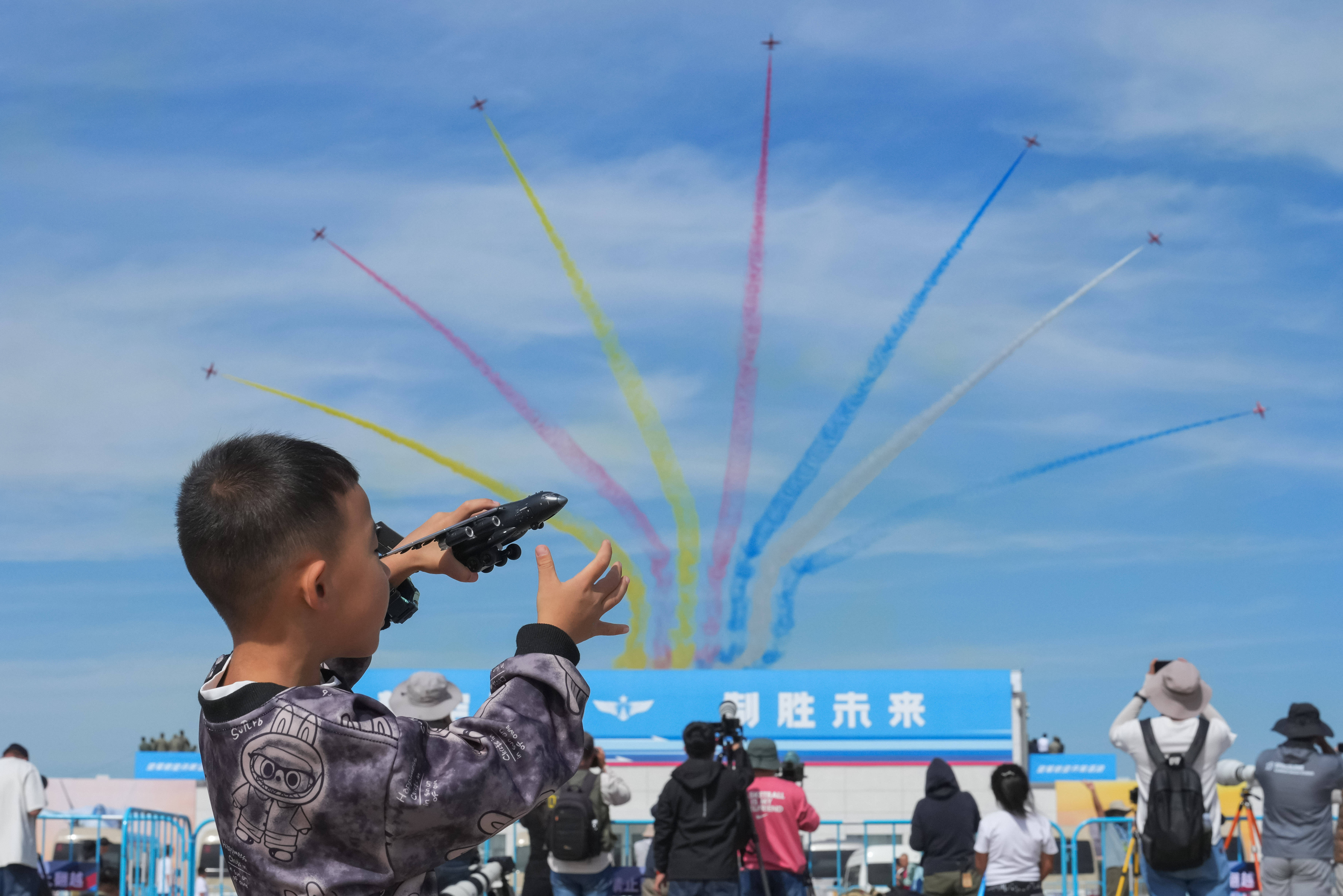 新华全媒+丨2025年空军航空开放活动和长春航空展开幕